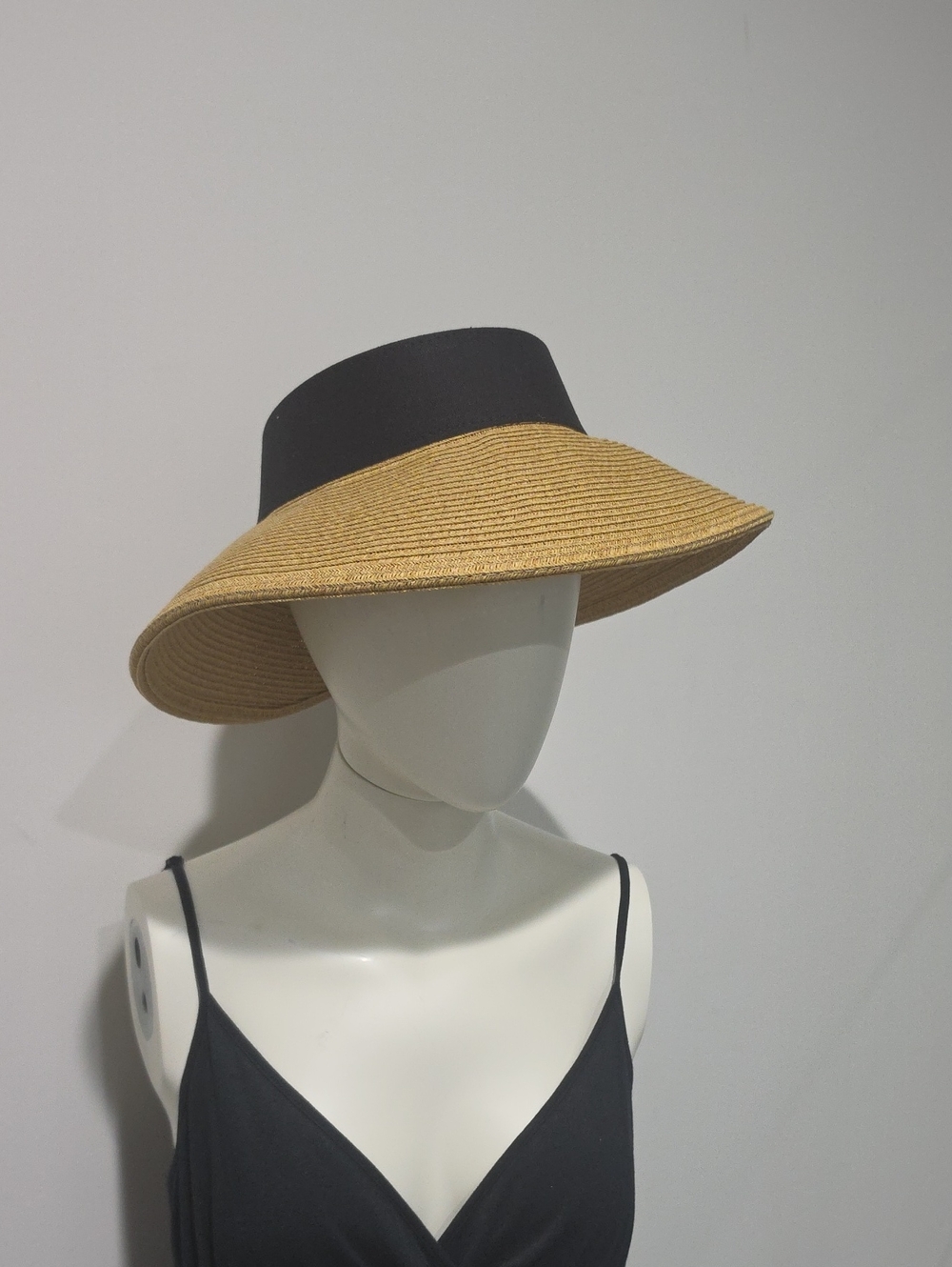 NWT Nine West Roll Up Straw Wide-Brim Visor Hat with Black Band